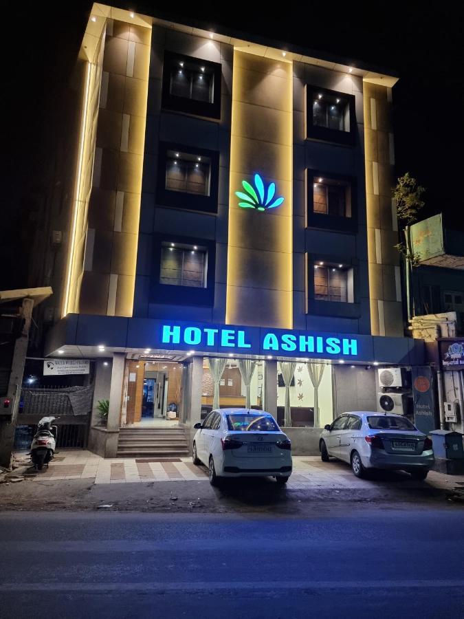 Hotel Ashish Ахмедабад Экстерьер фото