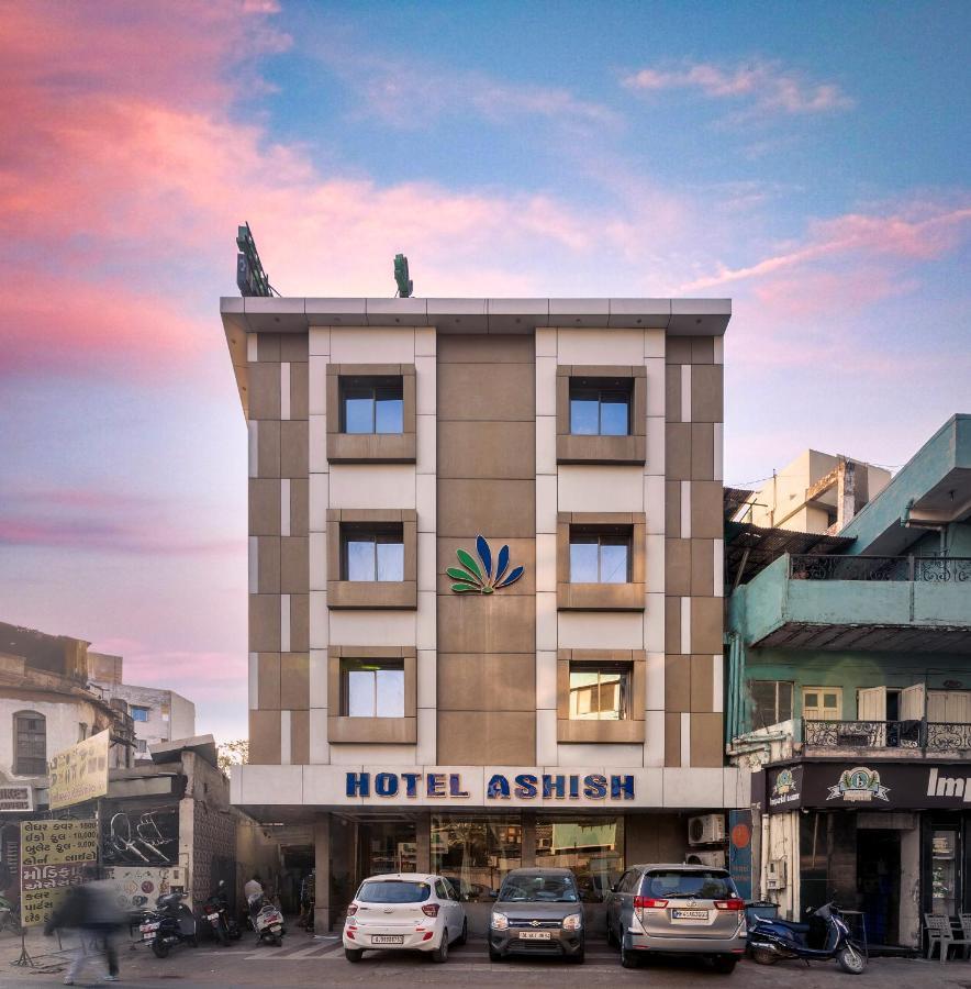 Hotel Ashish Ахмедабад Экстерьер фото