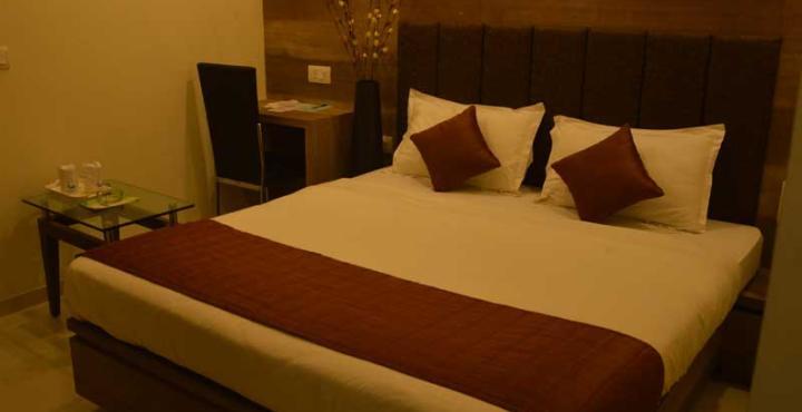 Hotel Ashish Ахмедабад Экстерьер фото